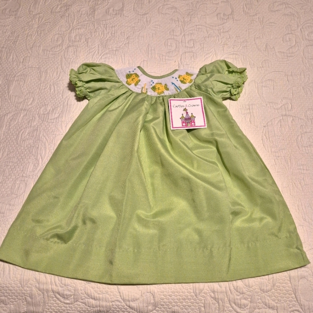 Castles & Crowns girls size 18 months green   smocked fish design dress NWT